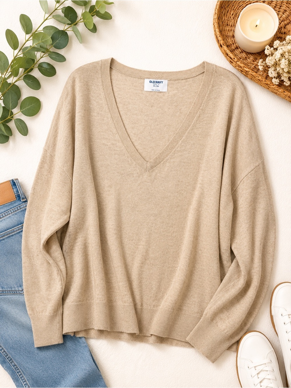 Old Navy Women's V-Neck Sweater in Beige/Tan